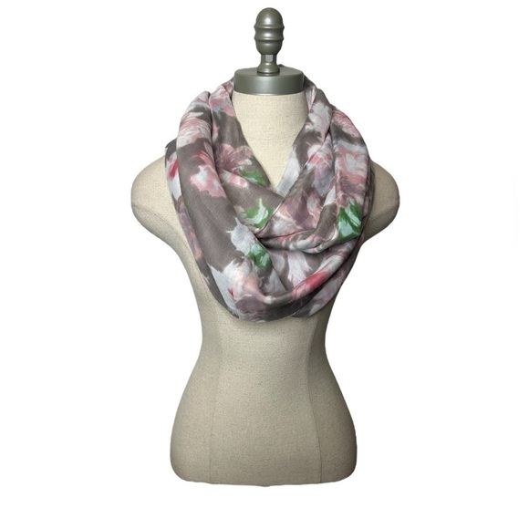 2/$30 Charlotte Russe Gray Pink Floral Printed Infinity Lightweight Wrap Scarf - Picture 1 of 8